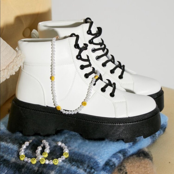 Forever 21 Chunky White Booties - Picture 1 of 9